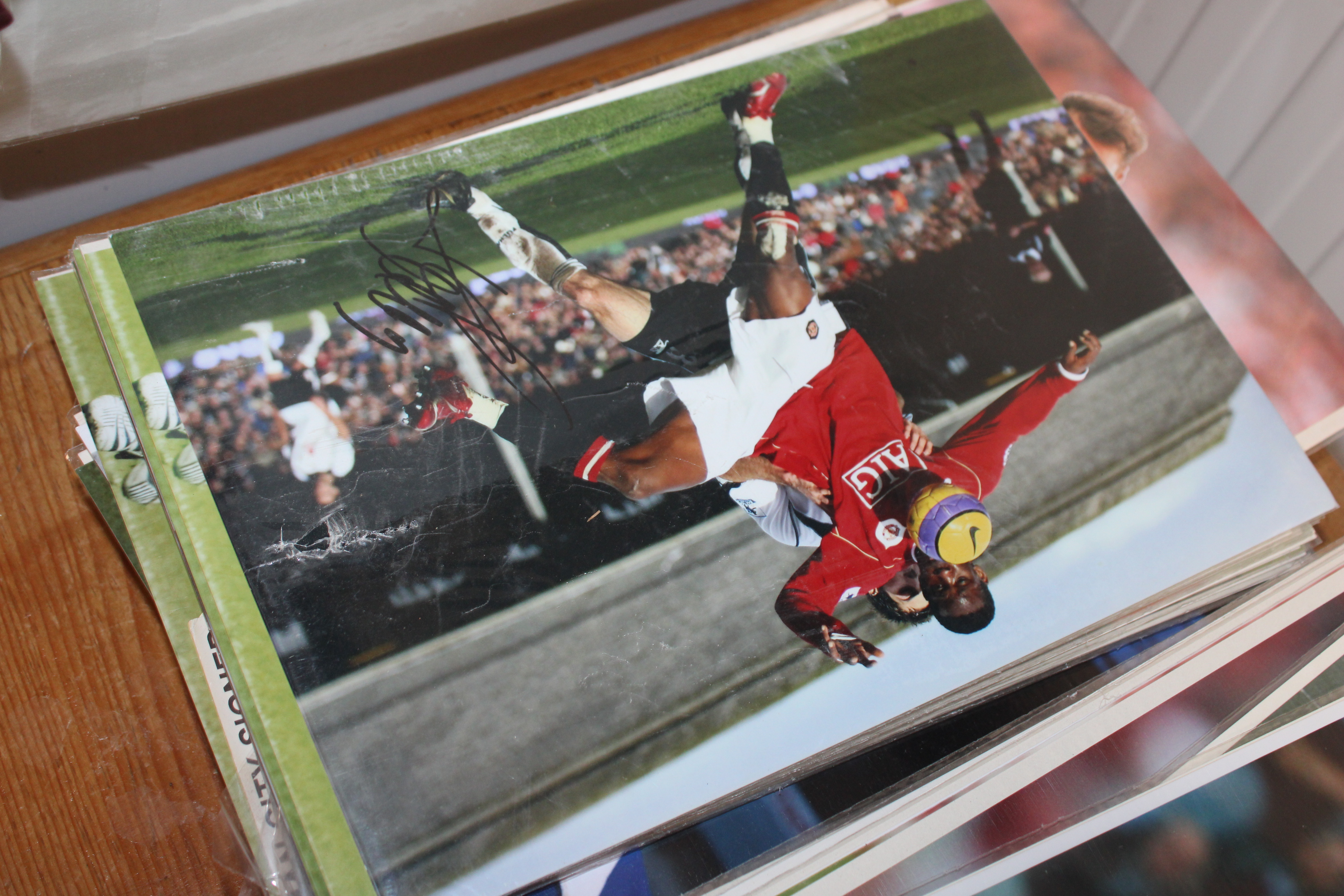 A collection of photographs of footballers - Image 8 of 11