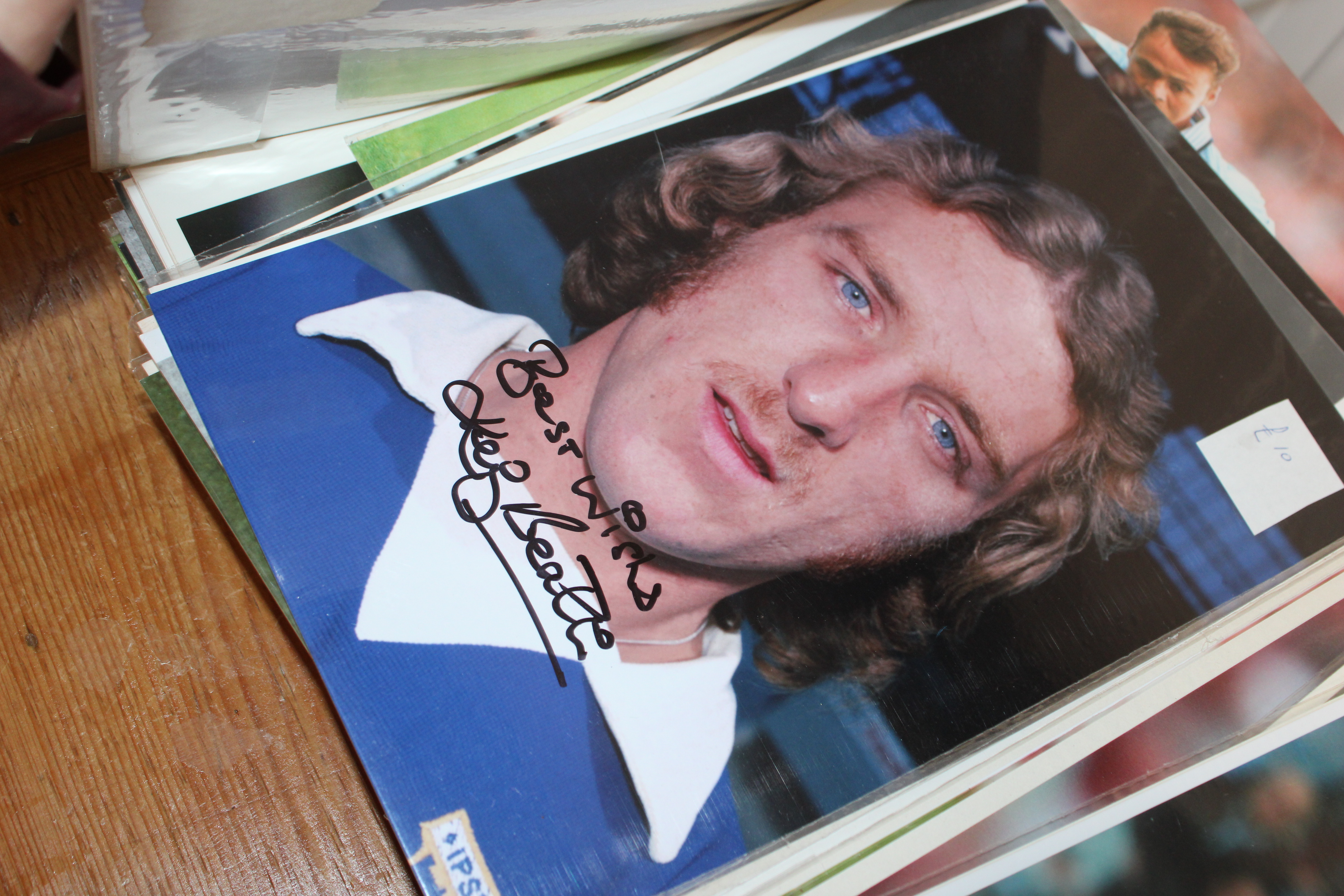 A collection of photographs of footballers - Image 10 of 11