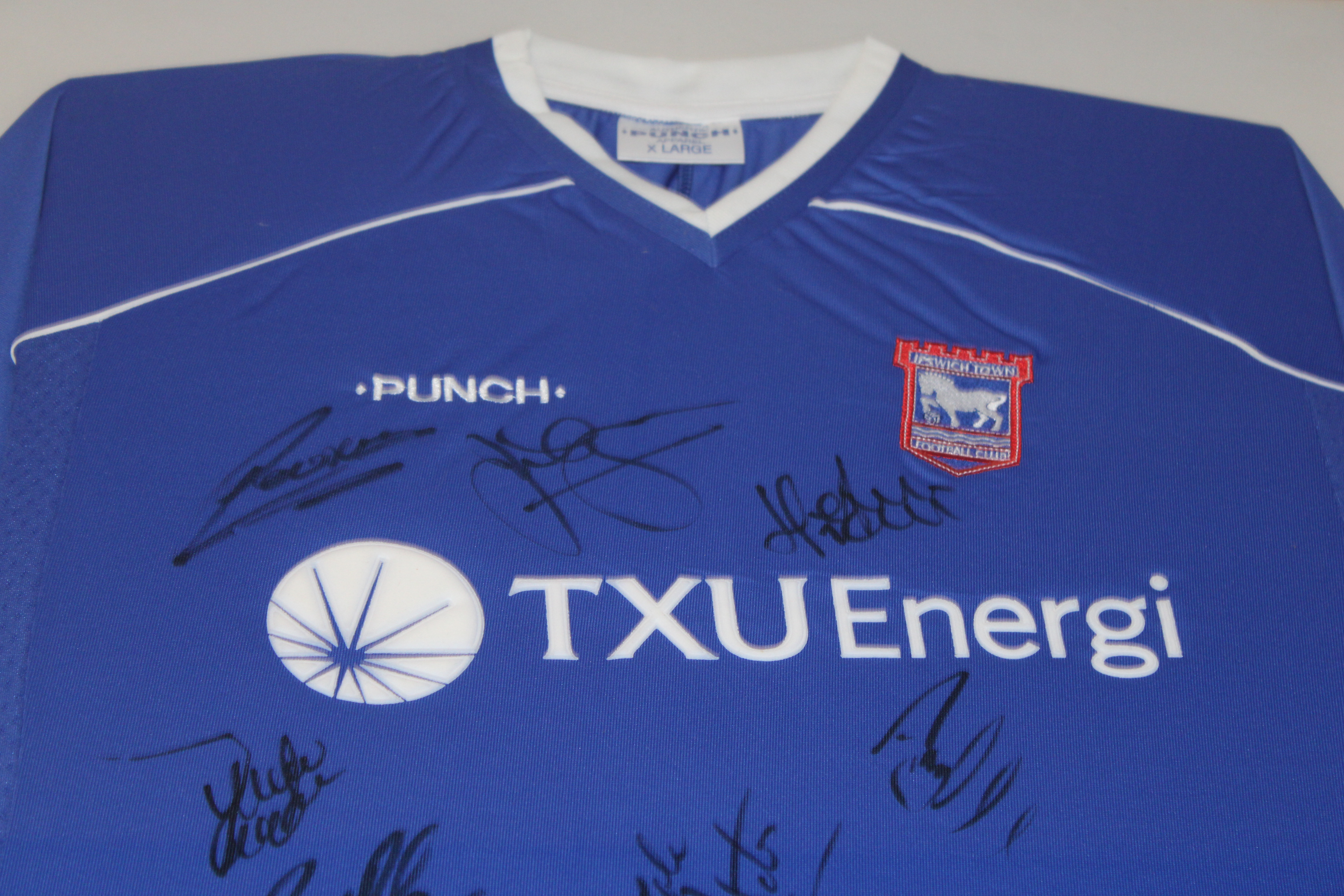 An Ipswich Town 2001 - 2003 framed football shirt bearing signatures - Image 2 of 4