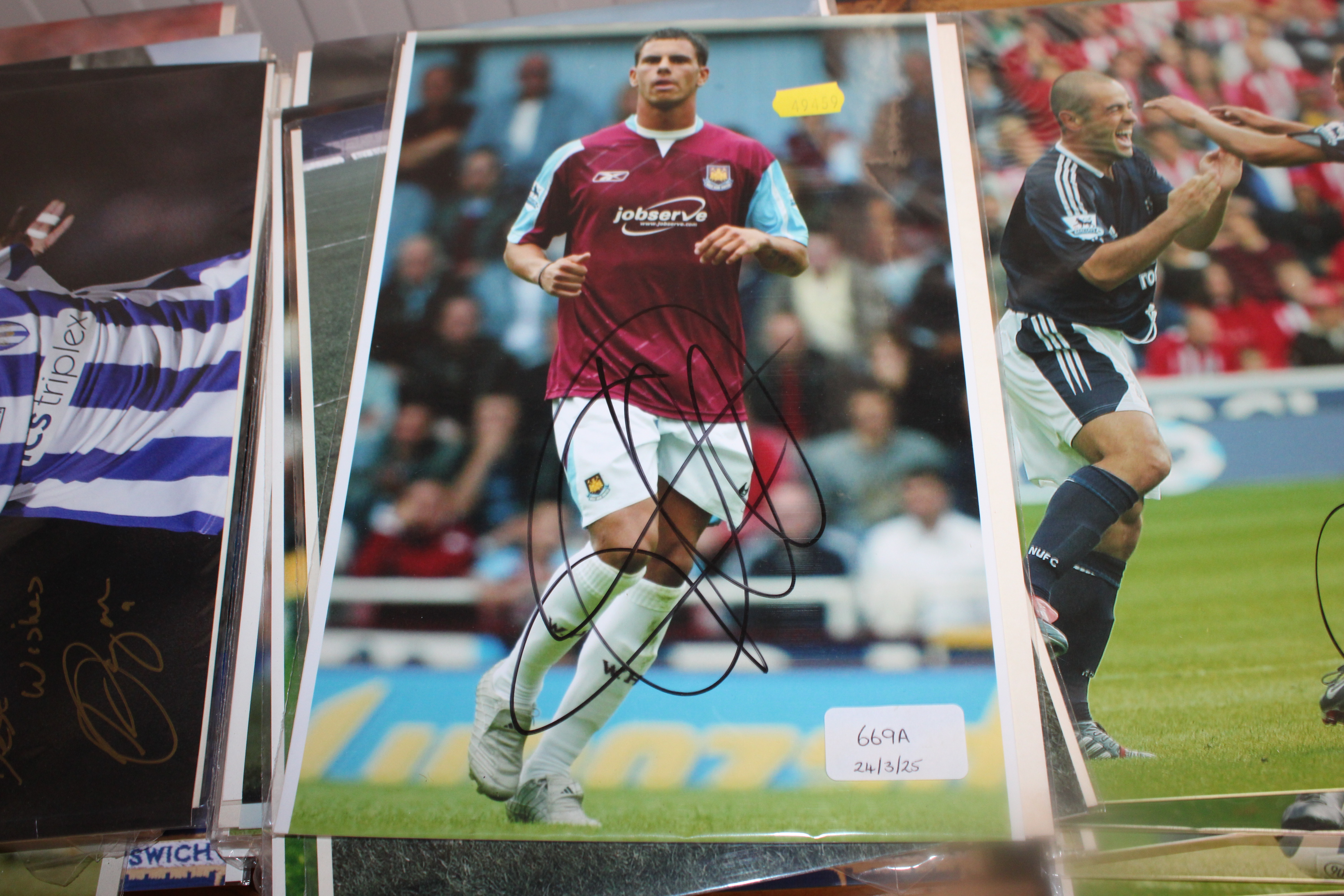 A collection of photographs of footballers - Image 2 of 11