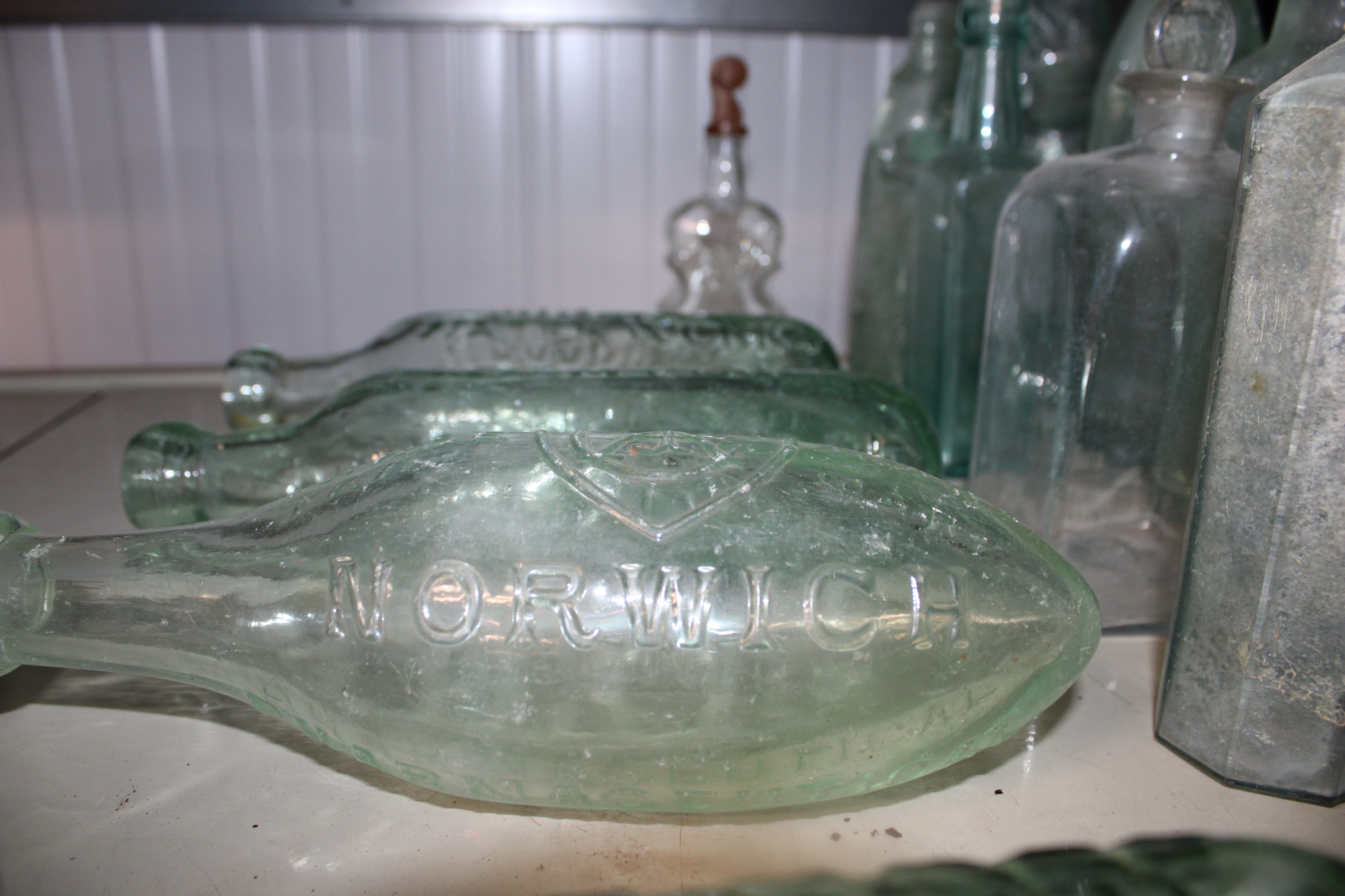 A collection of various old bottles, some relating - Image 4 of 5