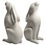 A blank sculpture of a “Small Stargazer Hare”.