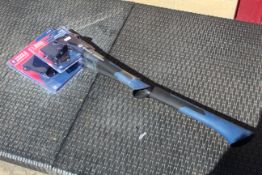 2x Spear & Jackson axes. V