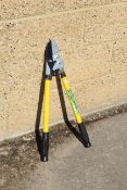 Telescopic bypass lopper. V