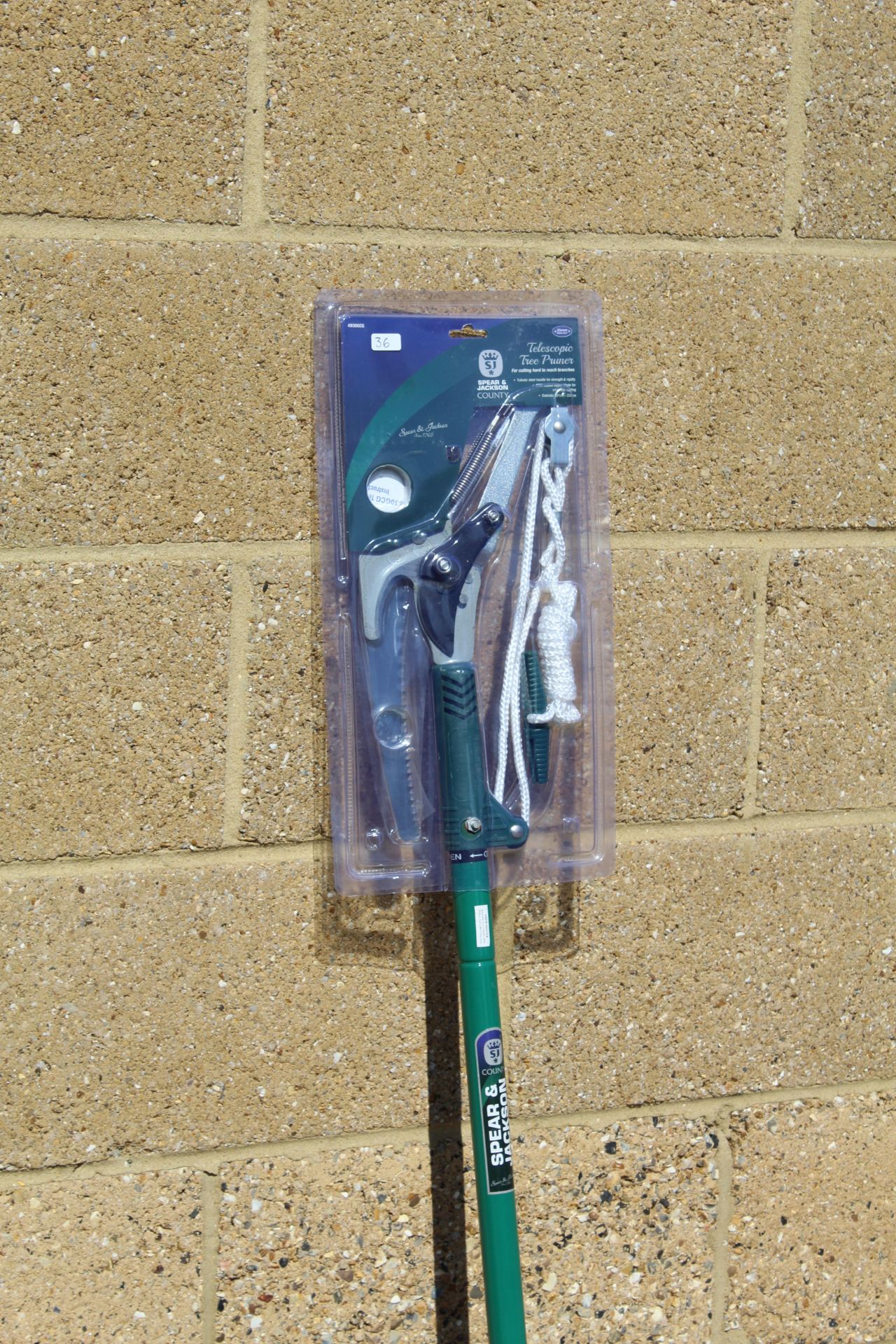 6in Spear & Jackson tree lopper. V - Image 2 of 2