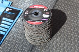 12x Assorted 4½in flap discs. V