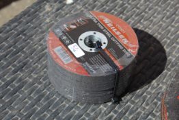 40x 4½in slitting discs. V