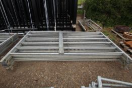 6x Ritchie 3m cattle race hurdles. With 6 pins. Fo