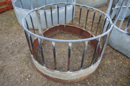 Sheep ring feeder. V