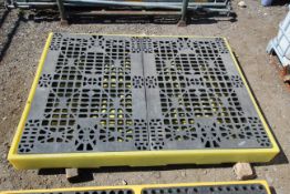 Bund for four drums. V