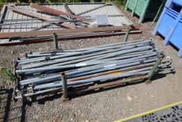 Quantity of Kinedyne Saf-T-Lok support legs. V