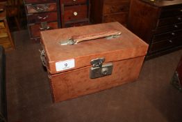 A Mah Jong set contained in a leather case complet