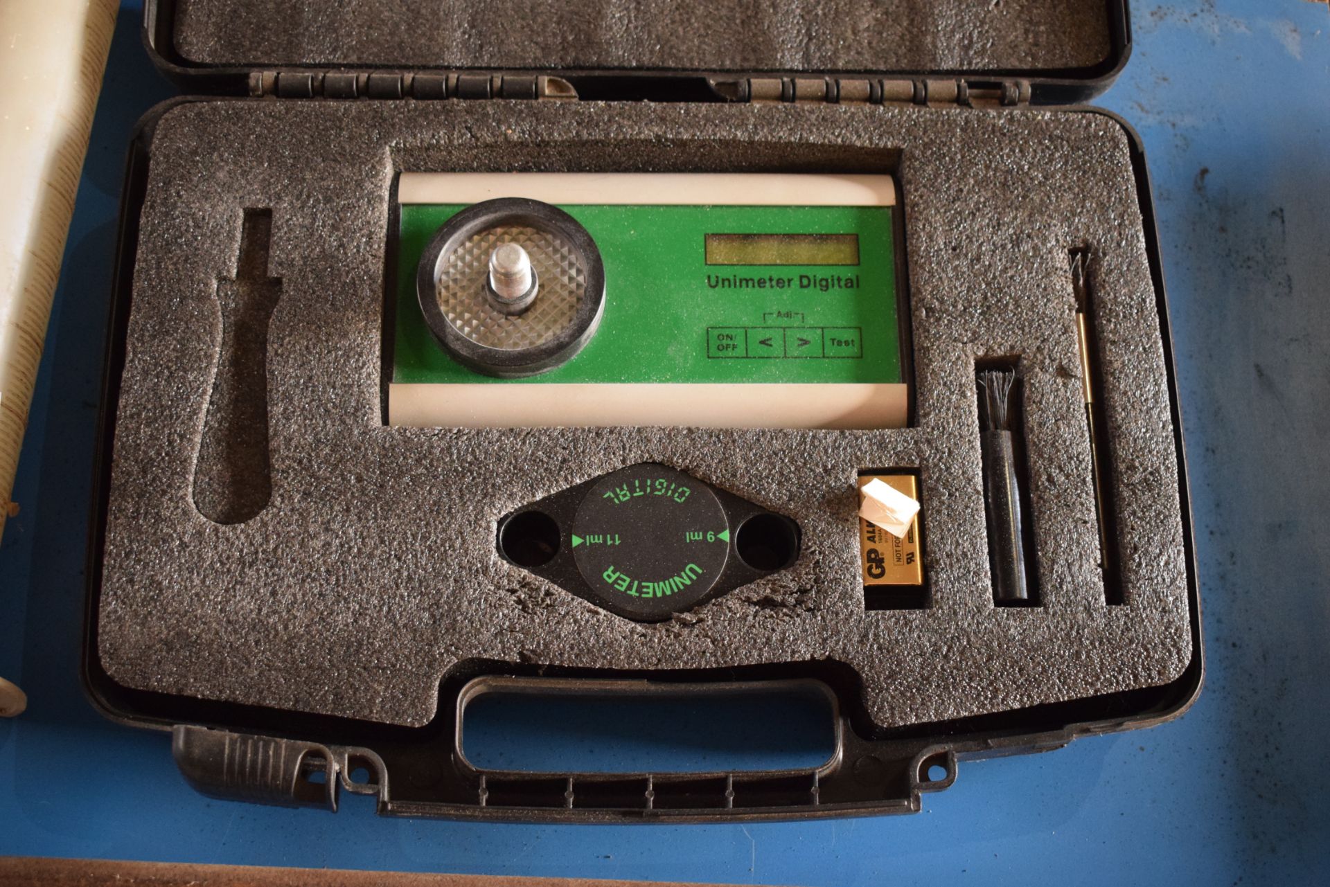 Hectarelitre measure, Uni Meter digital moisture meter and grain sampling probe. - Image 2 of 5