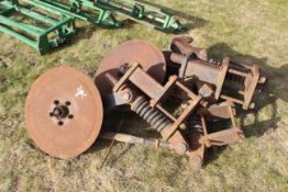 4x heavy duty discs.
