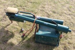 2x Fairbang gas guns.