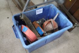 Various fasteners, ratchet straps etc. For sale du
