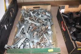 Box assorted clamps. V