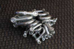 20x Various shackles. V
