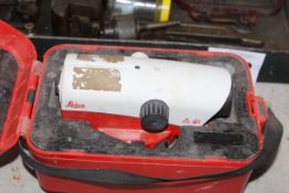 Leica NA720 level. V