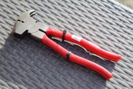 2x Pairs fencing pliers. V