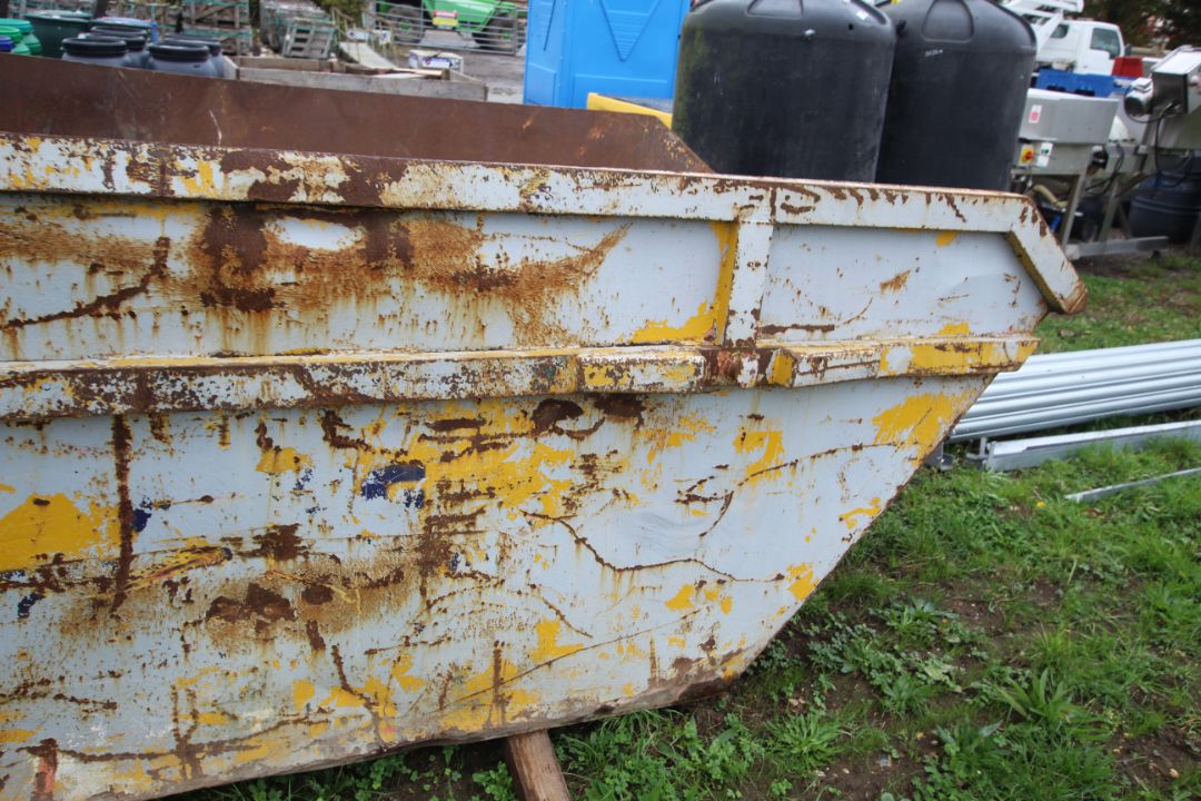 Skip. V - Image 7 of 8