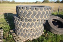 3x Michelin 15.5R25 tyres. V