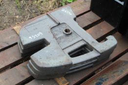 3x Claas front weights. V