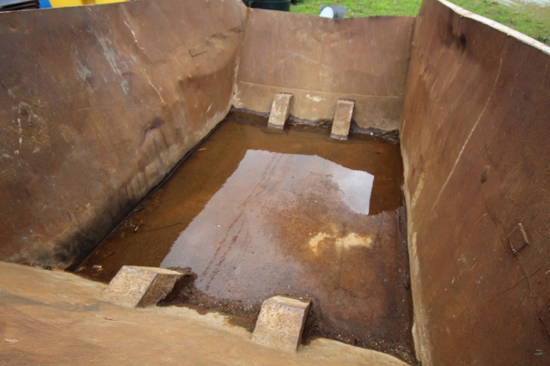 Skip. V - Image 3 of 8