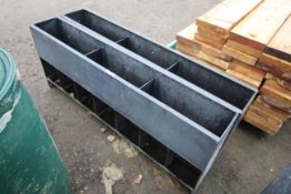2x seven space pig feeders.