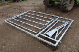 Ritchie race calving gate. V