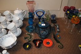 A quantity of various Art Glass ware to include a