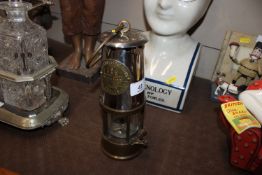 A modern Eccles projector lamp