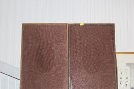 A pair of speakers
