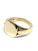 Signet ring 9ct gold, overall weight 3.