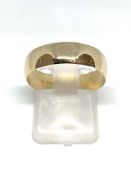 9ct yellow gold flat band 5.5mm, weight 1.