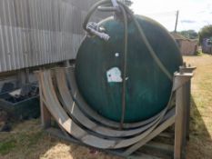 Large Green Water Tank together with submersible pump and stand