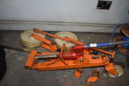 *Hydraulic Manhole Cover Lifter