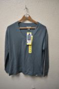 *Orvis Blue V-Neck Long Sleeve Top Size: S