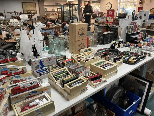 8686 -  A Large Collection of Modern and Traditional Art Followed by Modern, Traditional and General Household