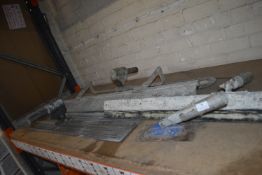 *Quantity of Assorted Mixed Screed Tools