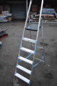 *Mac Allister Five Tread Platform Steps