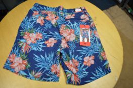 *Kirkland Signature Men’s Flower Pattern Shorts Size: M