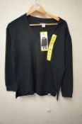 *Orvis Women’s Black V-Neck Jumper Size: S