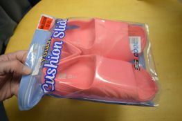 32 Degrees Cools Youth’s Pink Cushion Slides Size: M
