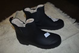 *Black Fur Lined Women’s Boots Size: 10