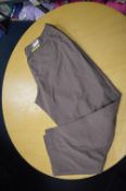 *Kirkland Signature Women’s Travel Trousers Size: 6