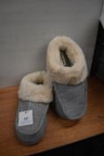*Dearfoams Women’s Slipper Size: 5-6