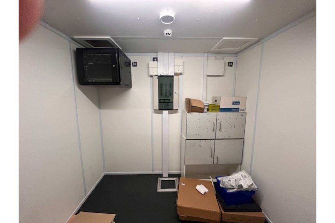 *Five Section Modular Building 19m x 8m - Features 4 Air Con Units, Electric Heating, Steel Security - Image 11 of 13