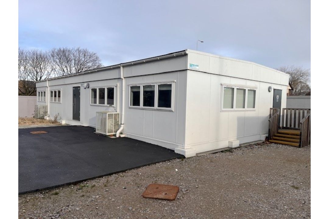 *Five Section Modular Building 19m x 8m - Features 4 Air Con Units, Electric Heating, Steel Security - Image 1 of 13