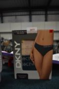 *DKNY Seamless Bikini Briefs 4pk Size: M